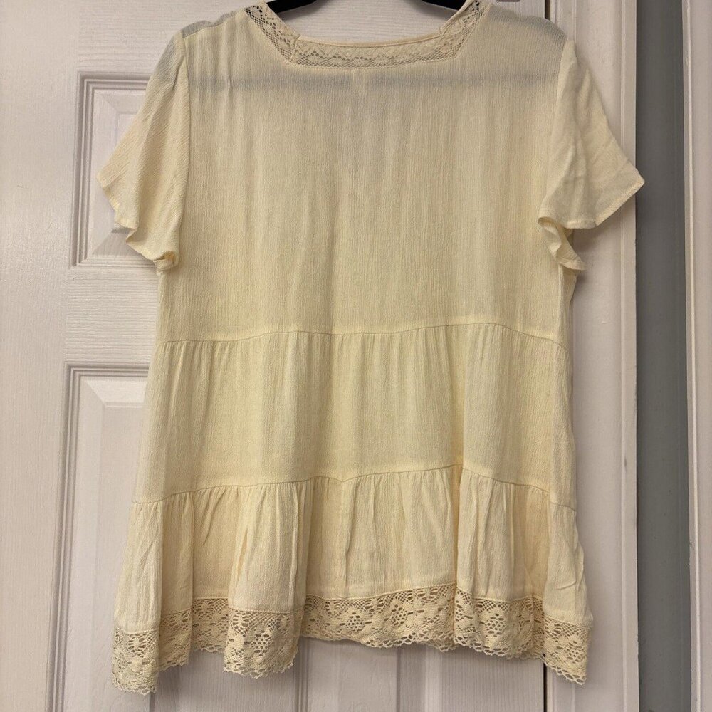 Versona Cream Top V-Neck V Neck  Lace Short Sleeve. Size L. Lace. Casual Work - Picture 7 of 7